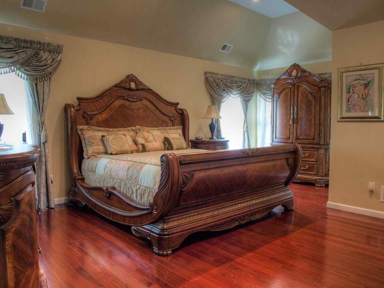 resized-2349823-Master Bedroom1.jpg